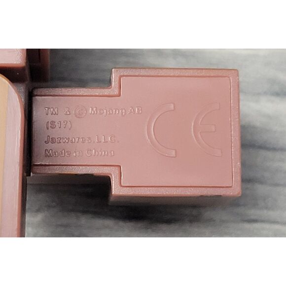 Jazwares LLC Mojang‎ AB Minecraft Skeleton in Leather Armour Action Figure Only - Picture 8 of 9